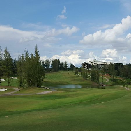 ג'והור בהרו Austin Heights Golf & Hotel Resort מראה חיצוני תמונה