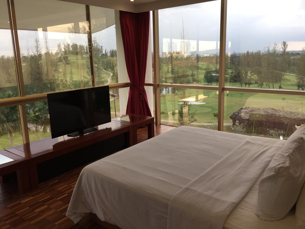 ג'והור בהרו Austin Heights Golf & Hotel Resort מראה חיצוני תמונה