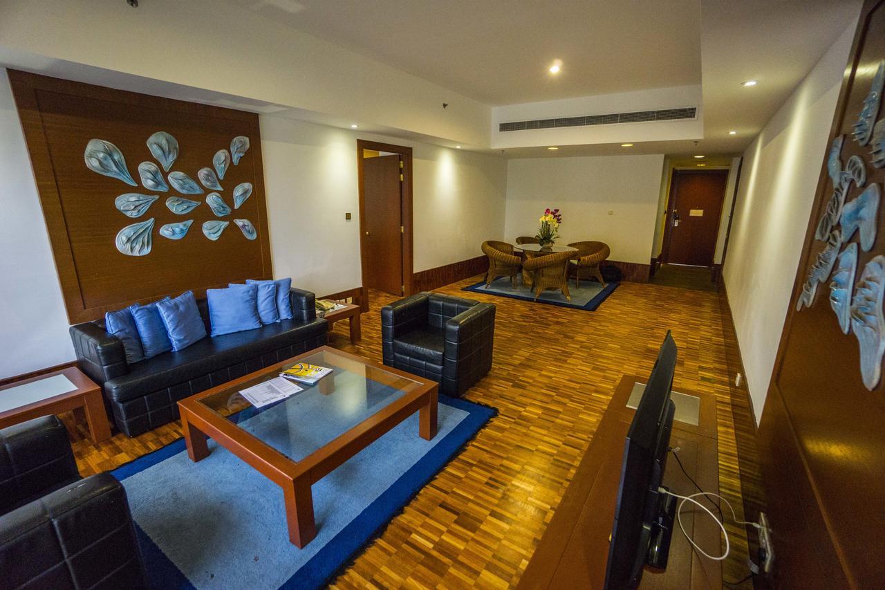 ג'והור בהרו Austin Heights Golf & Hotel Resort מראה חיצוני תמונה